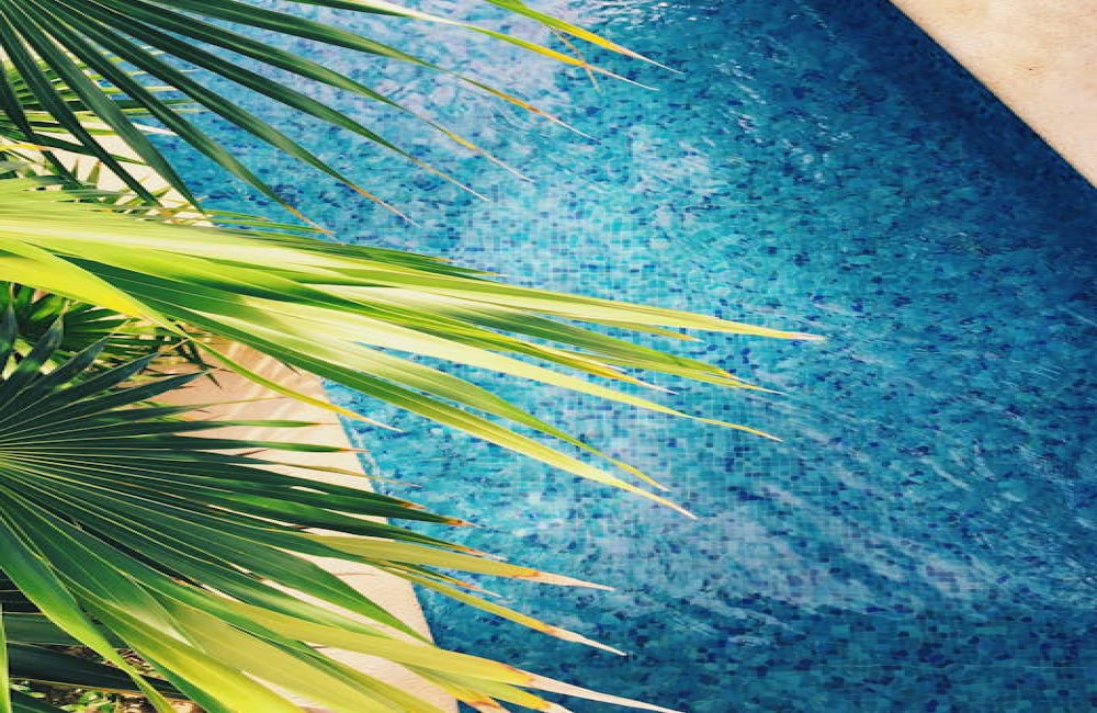 Hoe kies je het beste hotel met zwembad voor een stedentrip in Nederland