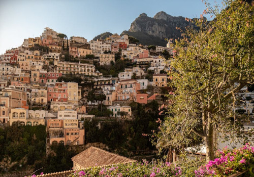 Vliegveld Amalfikust: Napels of Salerno, en welk hotel past bij je aankomst