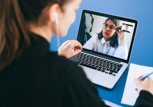 Vergaderen vanuit hotelkamer met collega's? Gebruik Skype!