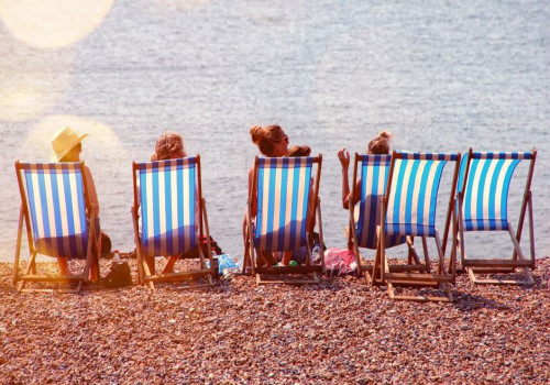 Verjaardag op vakantie vieren: tips voor een feestelijk hotelverblijf